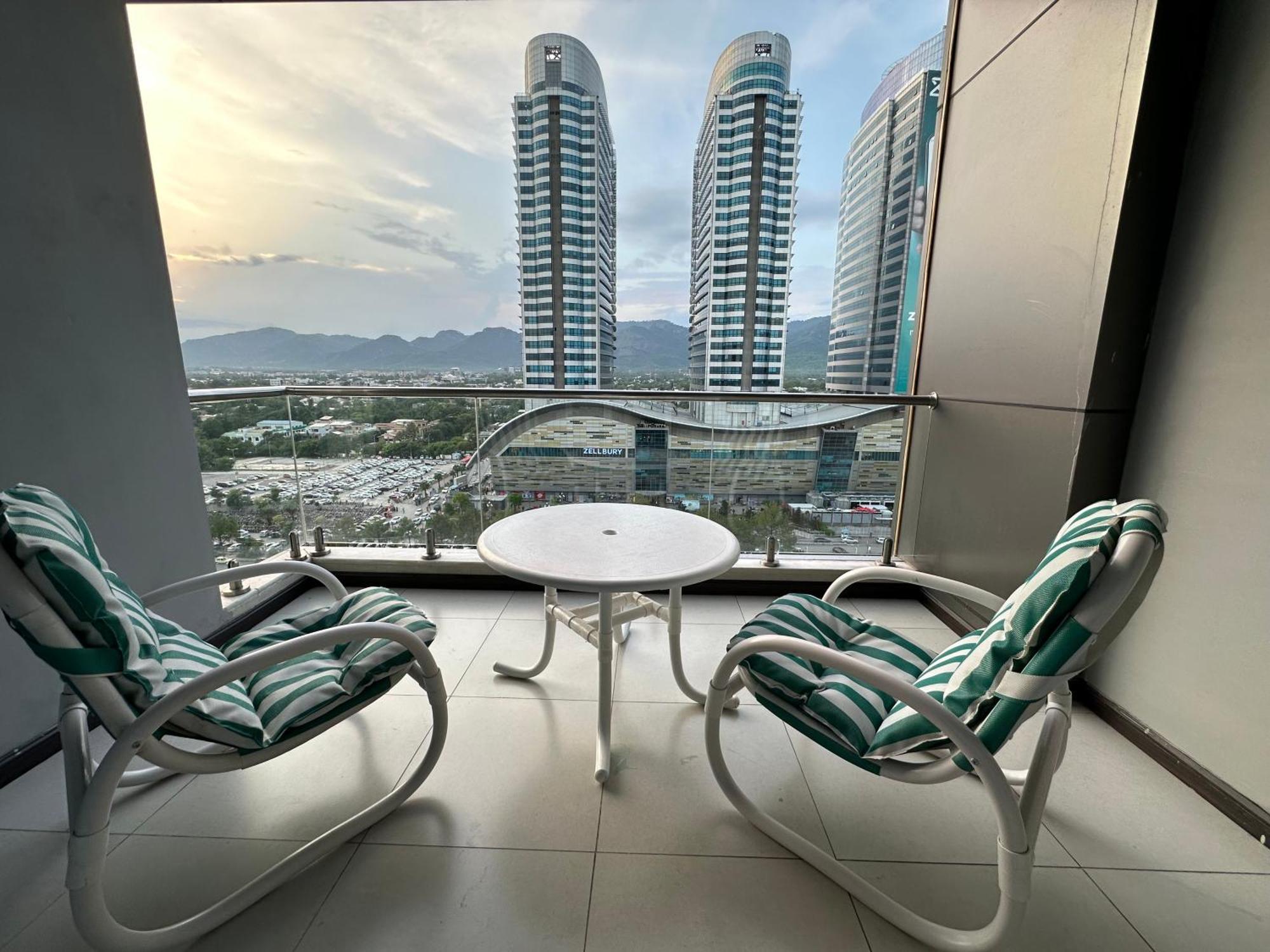 Cloud 9 Condos Elysium Tower Islamabad Exteriör bild